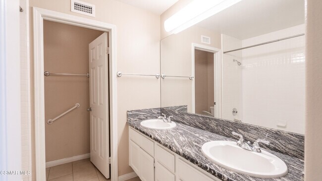 Building Photo - 2210 Rutland Pl