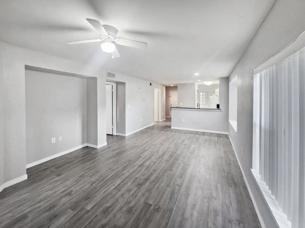 Living Room - 4831 Via Palm Lks