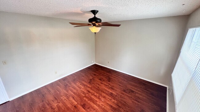 Building Photo - Beautiful 3/2 Home Located In Waterford La...