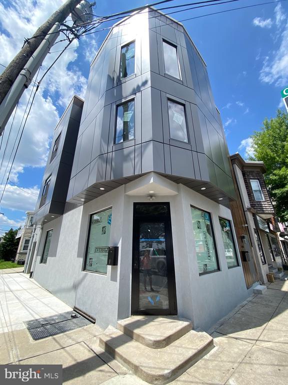 Building Photo - 6100 Ridge Ave
