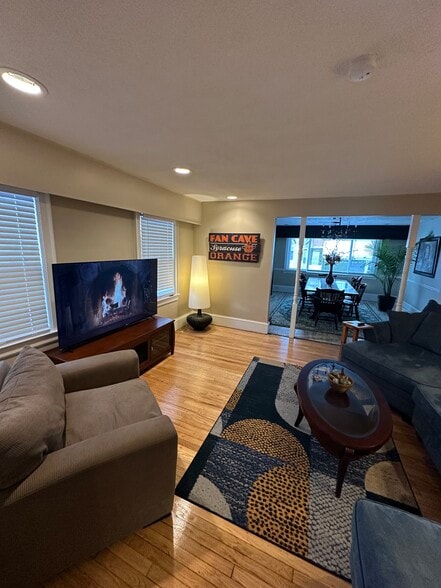 Building Photo - 201 Salt Springs Rd