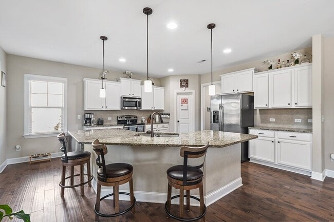 Building Photo - 501 Daylily Ct