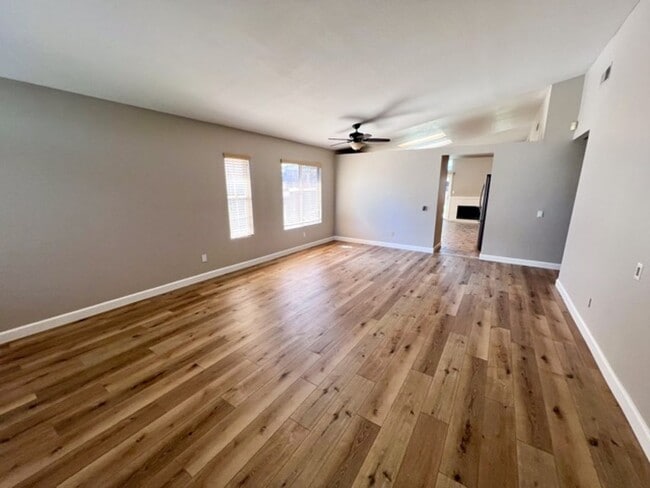 Building Photo - Coming Soon! 3 Bedroom SINGLE STORY home located in Murrieta for LEASE!