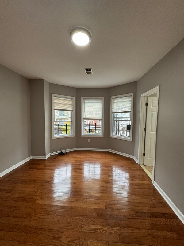 Building Photo - 104 S 12th St