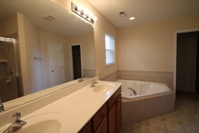 Building Photo - Exclusively Offered by Muse Realty, LLC