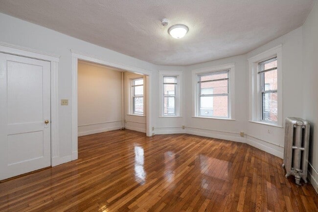 Building Photo - 49 Worthington St