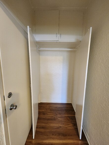 Building Photo - 1845 N Gramercy Pl