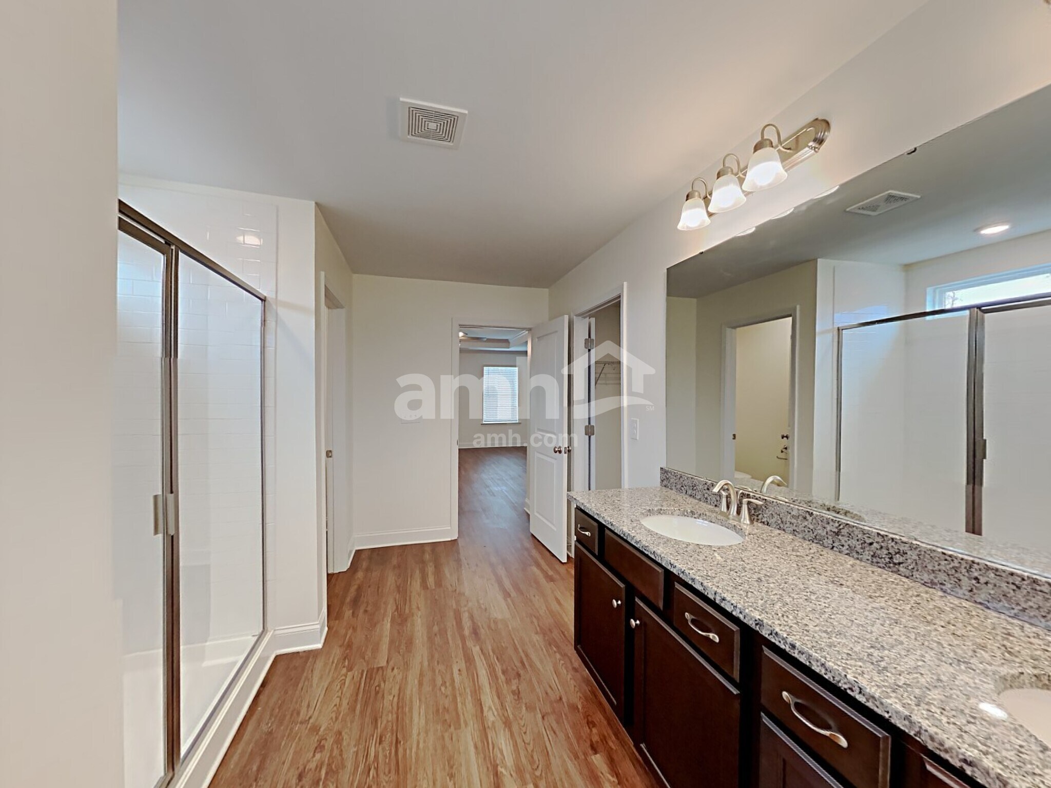 Building Photo - 2121 Johnston Dr