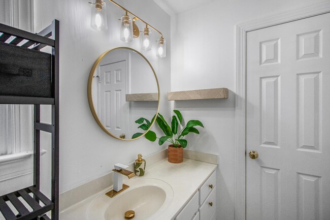 Building Photo - 1108 Brittley Way