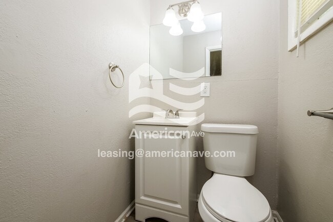 Building Photo - 5036 E 42 St