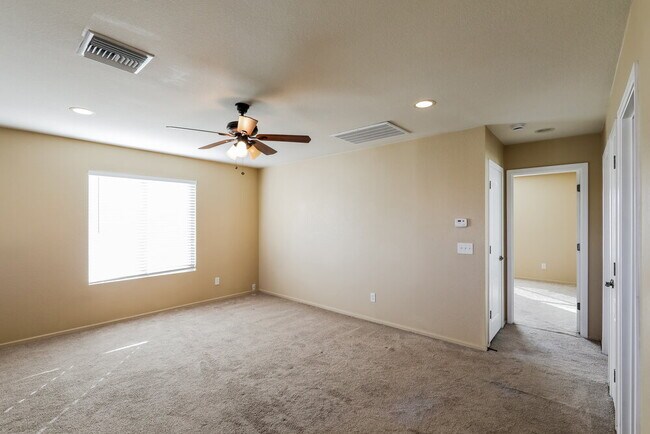 Building Photo - 1316 S Flaxseed Dr