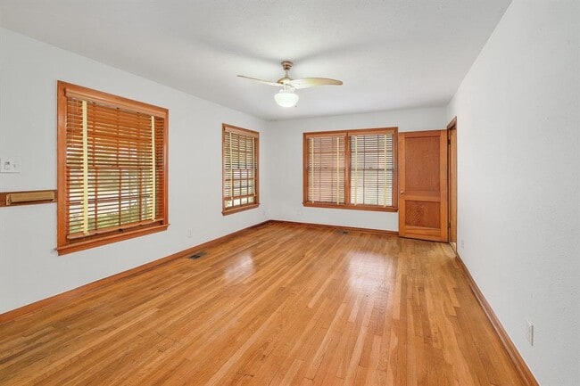 Building Photo - 1205 Palo Duro Rd