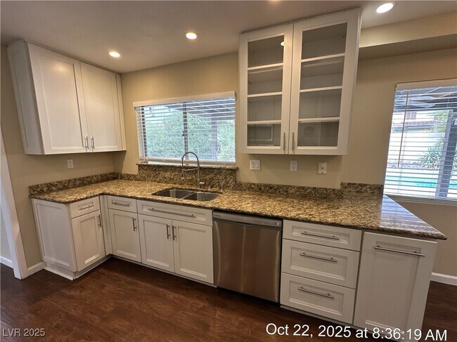 Building Photo - 2341 Moorpark Way