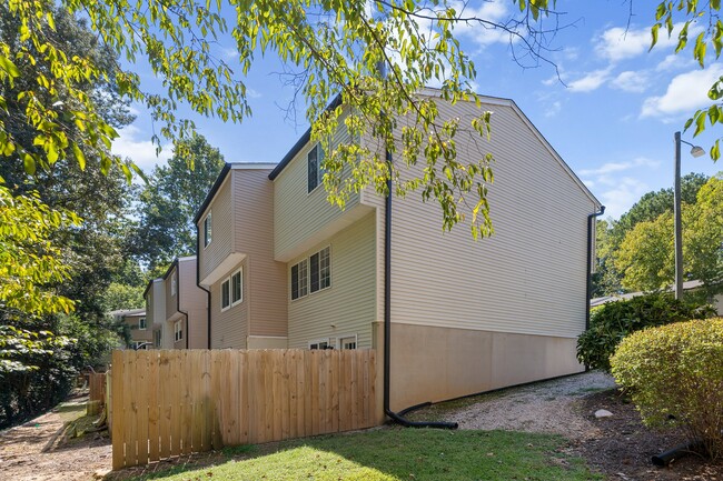 Building Photo - 7722 Bernadette Ln