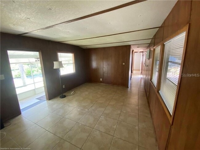 Building Photo - 1526 Fort Meade Rd