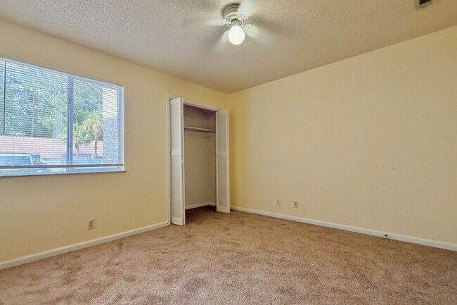 Building Photo - AVAILABLE NOW! (Pet Friendly)