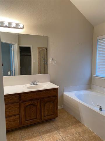 Building Photo - 12811 Greenhaven Dr