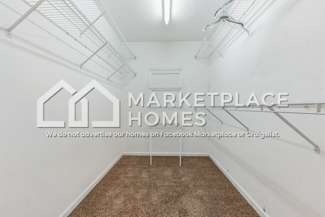 Building Photo - 1700 Crabtree Cir