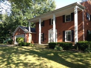 Building Photo - 119 W 41st St