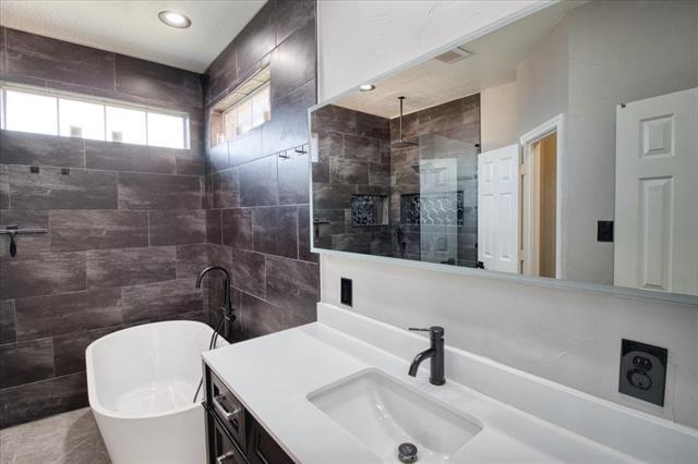 Building Photo - 2712 Summertree Dr