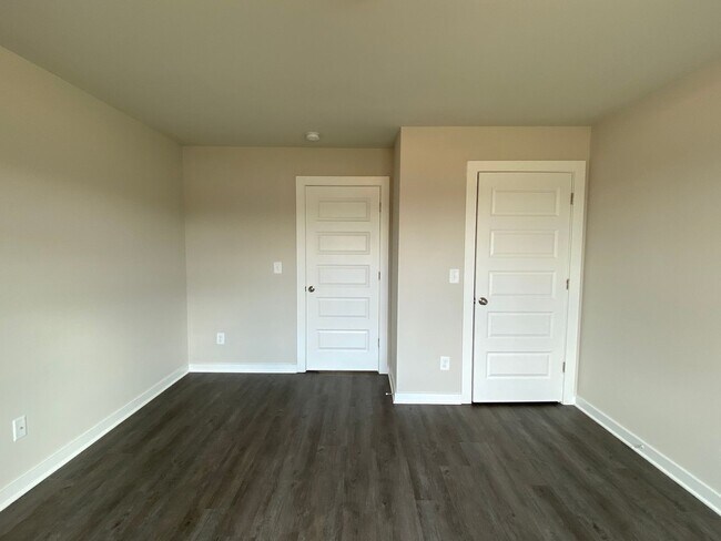 Building Photo - 130 Ridgeview Cir