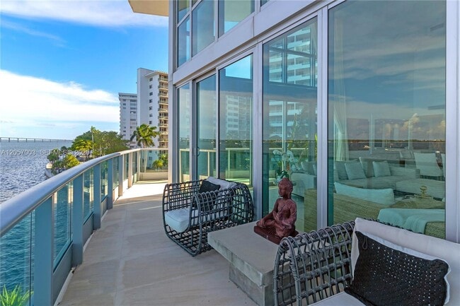 Building Photo - 1331 Brickell Bay Dr
