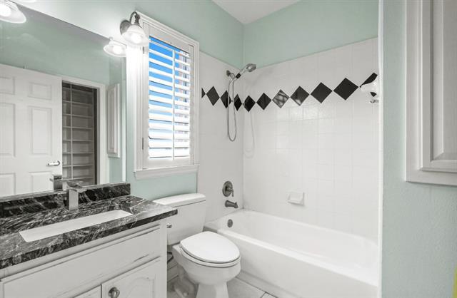 Building Photo - 11911 Edgestone Rd