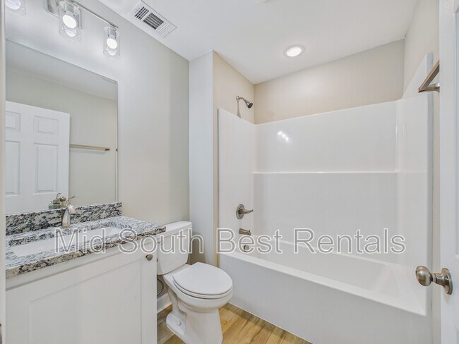 Building Photo - 2113 S Martin St