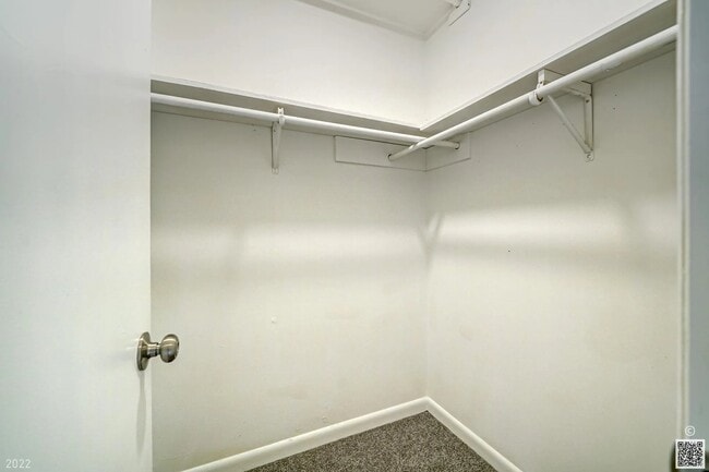 Building Photo - 3409 Knollcrest Rd