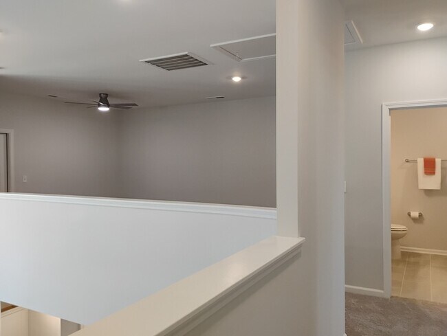 Building Photo - Ovation @ Sweetbrier