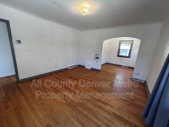 Building Photo - 2111 S Emerson St