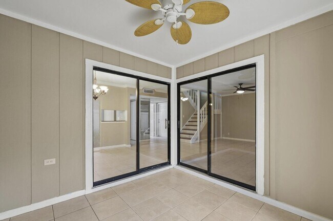 Building Photo - 402 Lakewood Ct