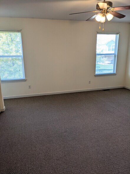 Building Photo - 1031 Arlington Ct