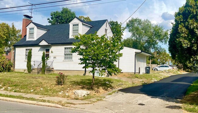 Building Photo - 600 N William St