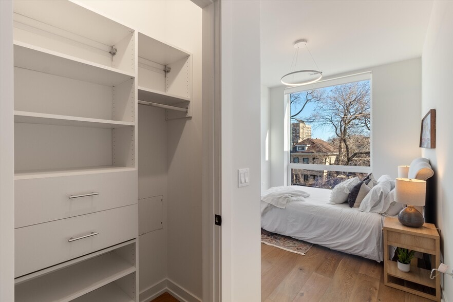 Building Photo - 4513 N Clark St