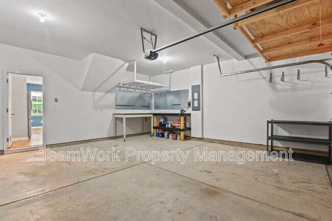 Building Photo - 126 Daniels Creek Cir