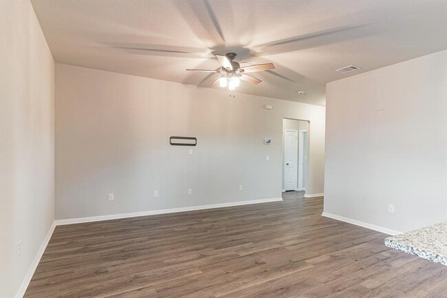 Building Photo - 2001 Fairhaven Gtwy