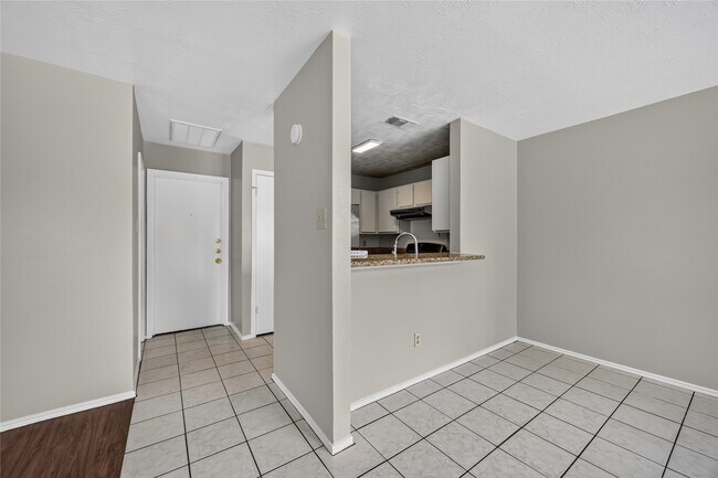 Building Photo - 13610 Repa Ln