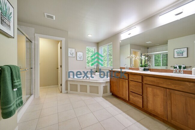 Building Photo - Spacious 4-Bed Home with 2.5 Baths in Beautiful Snoqualmie - 2,460 Sq. Ft. of Comfort Awaits!