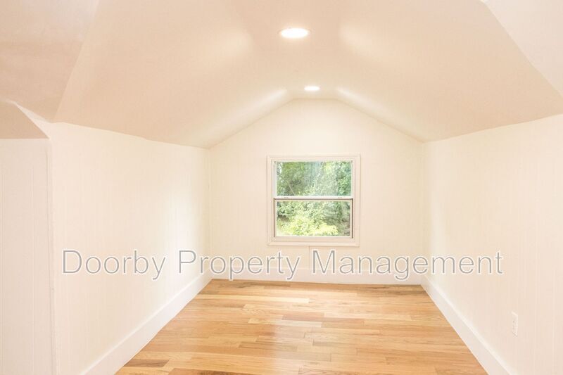 Building Photo - 814 N Germantown Rd