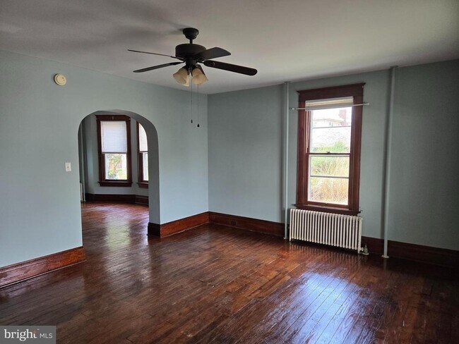 Building Photo - 418 S Arch St