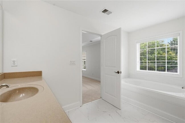 Building Photo - 3320 Pebble Ridge Ln