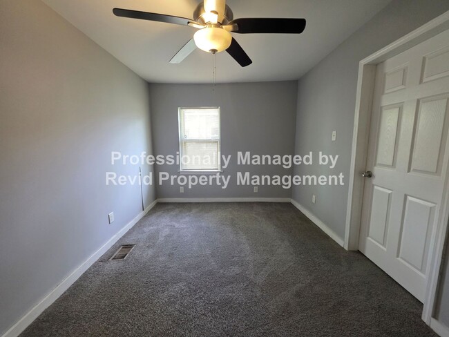 Building Photo - 3 Bed 1.5 Bathroom Home!!!!