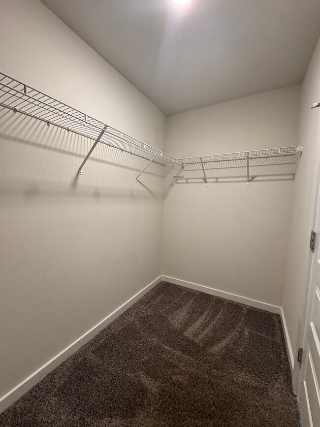 Building Photo - Spacious 3-Bedroom Home with Loft – Minute...