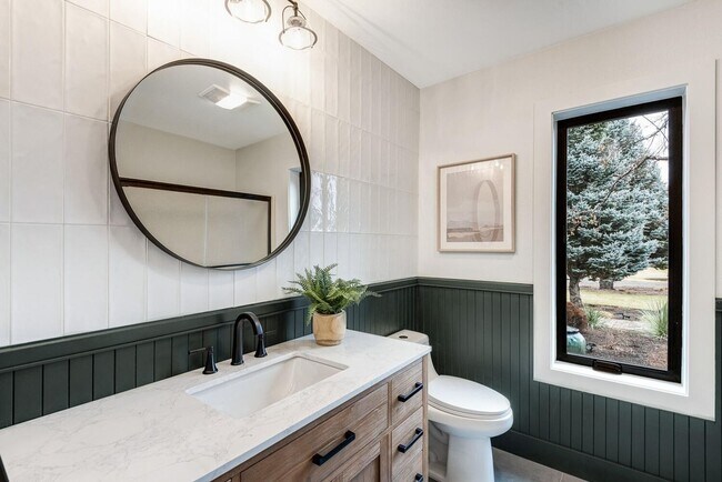 Building Photo - Beautiful Remodeled Home on Acreage!