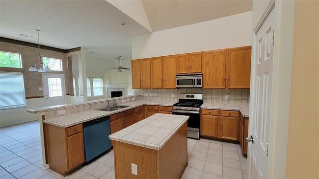 Building Photo - 14914 Appaloosa Ave