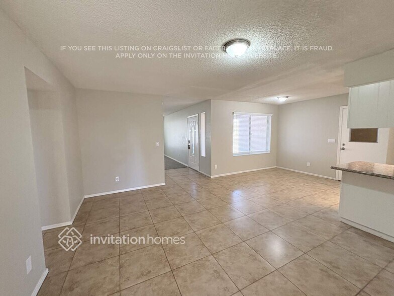 Building Photo - 2835 S Standage