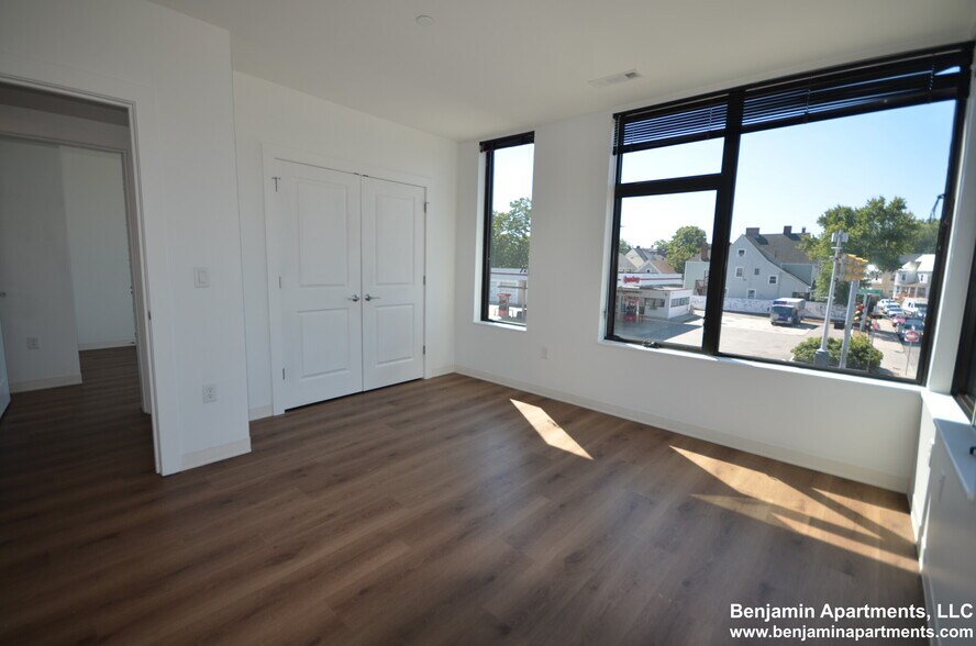 Building Photo - 89 Brighton Ave