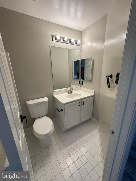 Building Photo - 6132 White Marble Ct