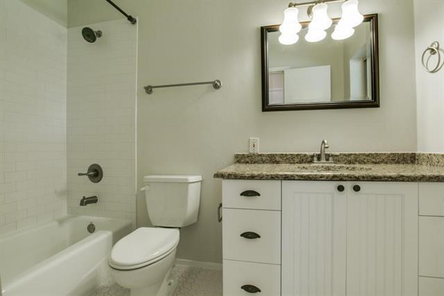 Building Photo - 630 Downing Dr